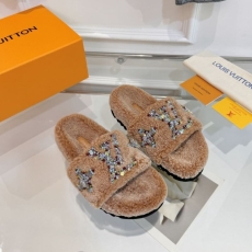 Louis Vuitton Slippers